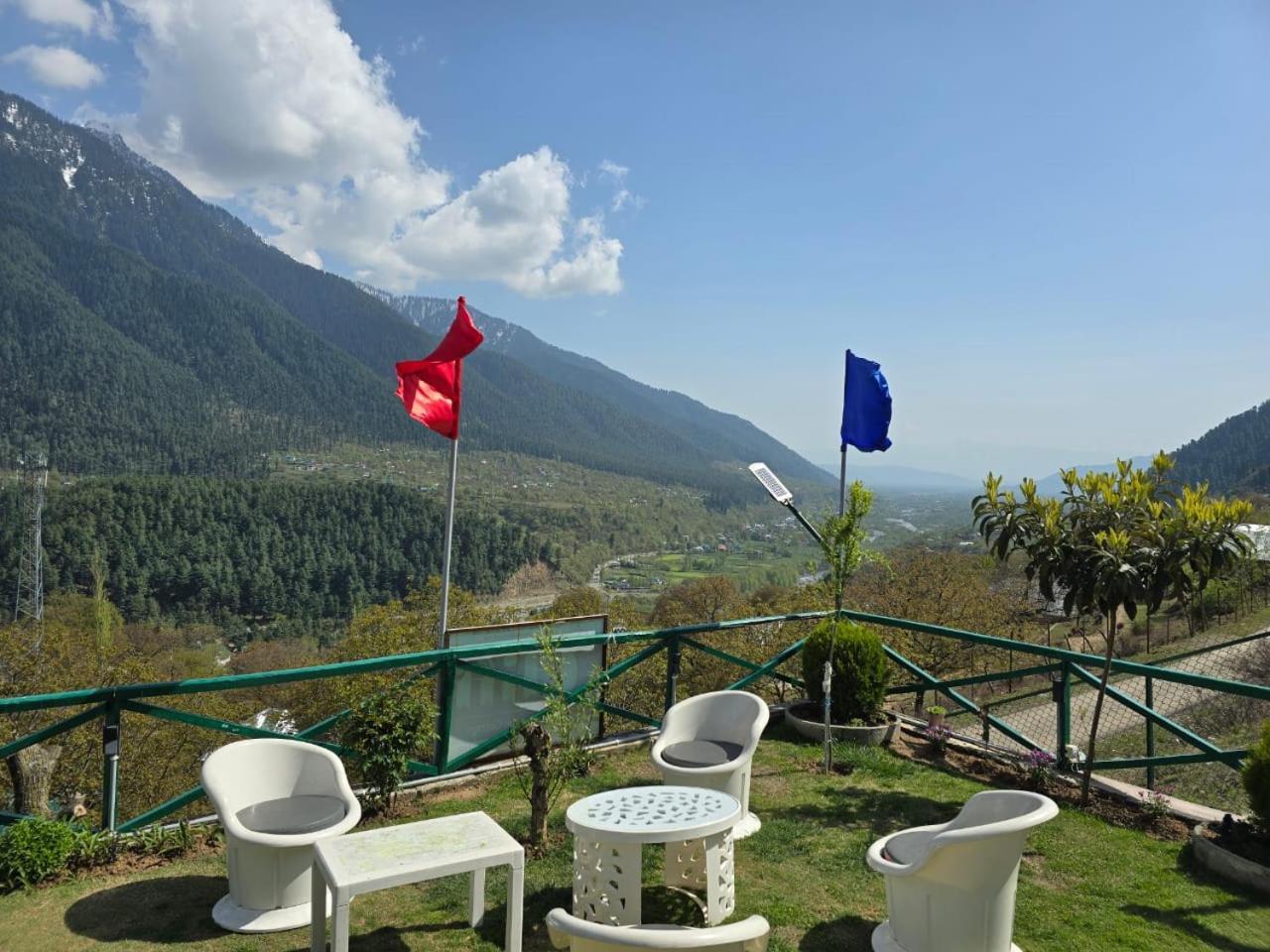 Cliff Cottage Pahalgam, Kashmir Batakut ภายนอก รูปภาพ