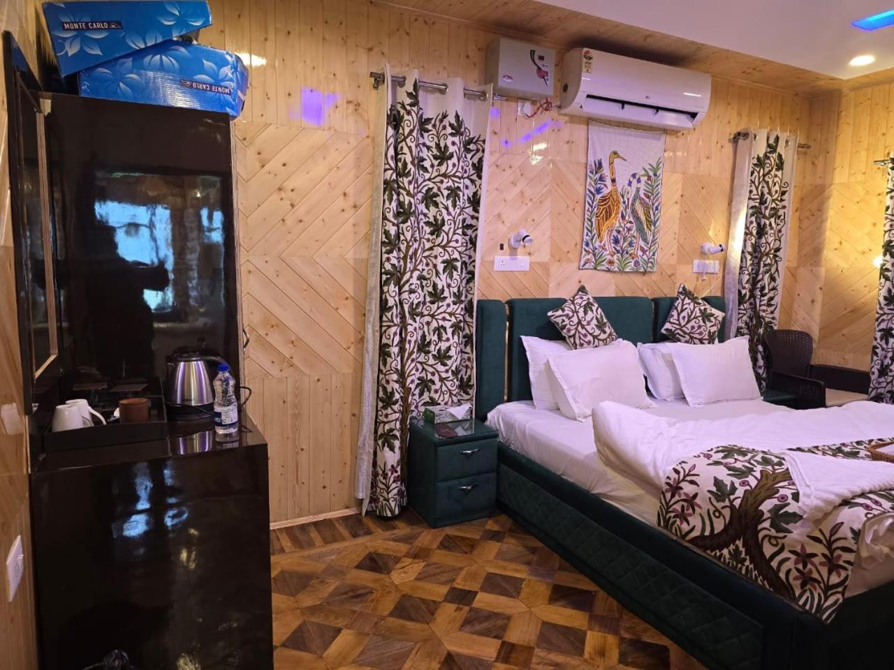 Cliff Cottage Pahalgam, Kashmir Batakut ภายนอก รูปภาพ