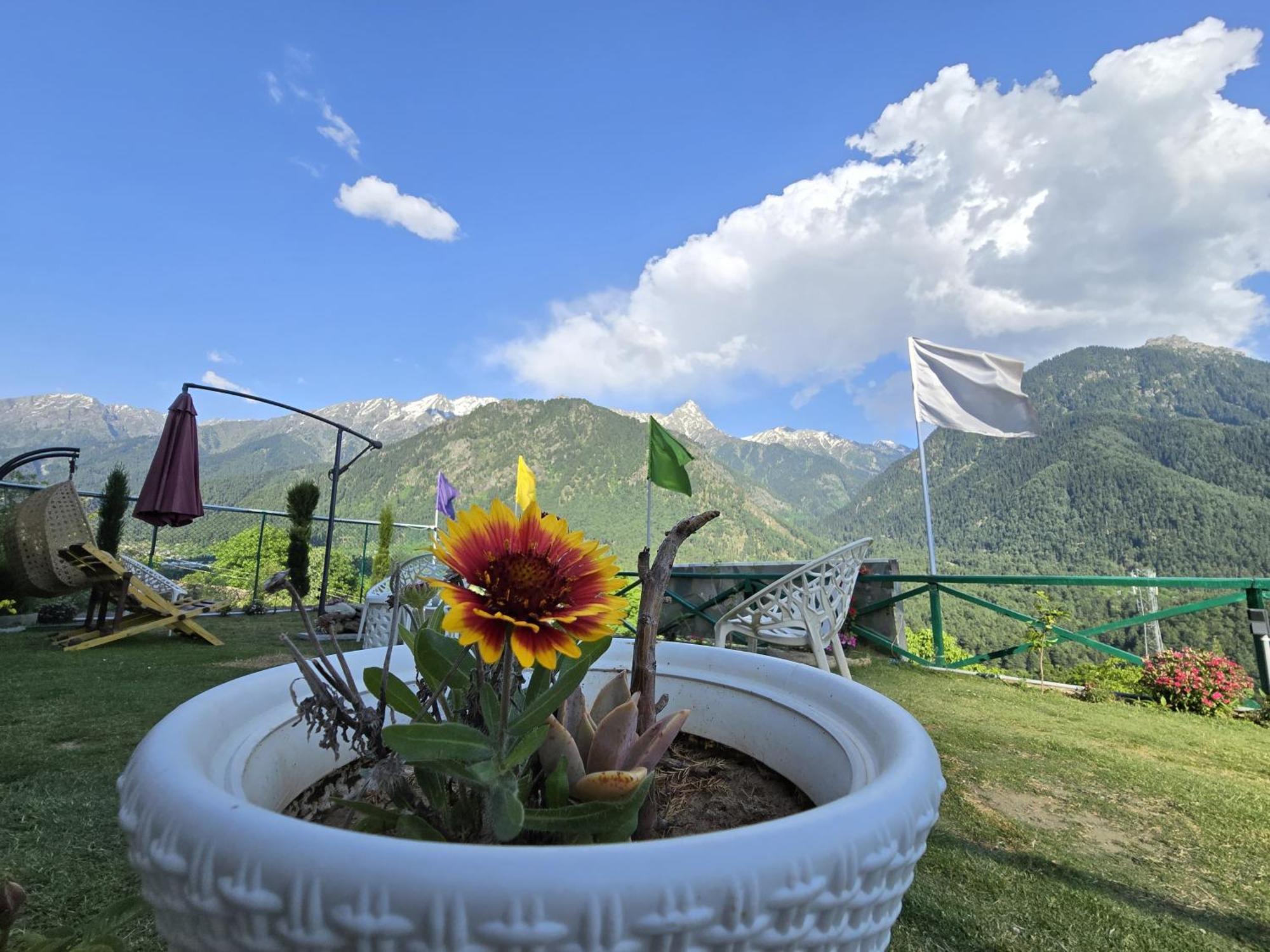 Cliff Cottage Pahalgam, Kashmir Batakut ภายนอก รูปภาพ