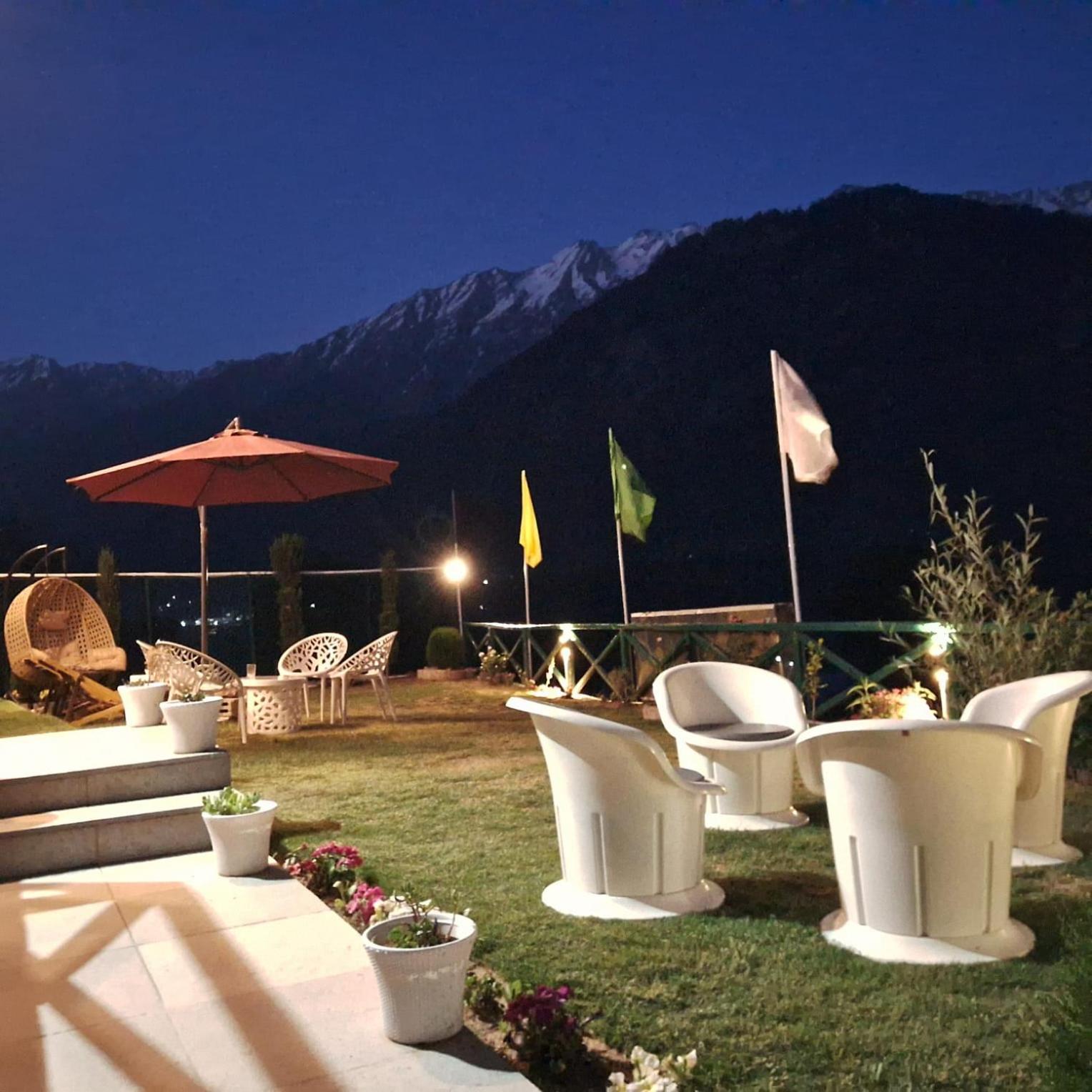 Cliff Cottage Pahalgam, Kashmir Batakut ภายนอก รูปภาพ