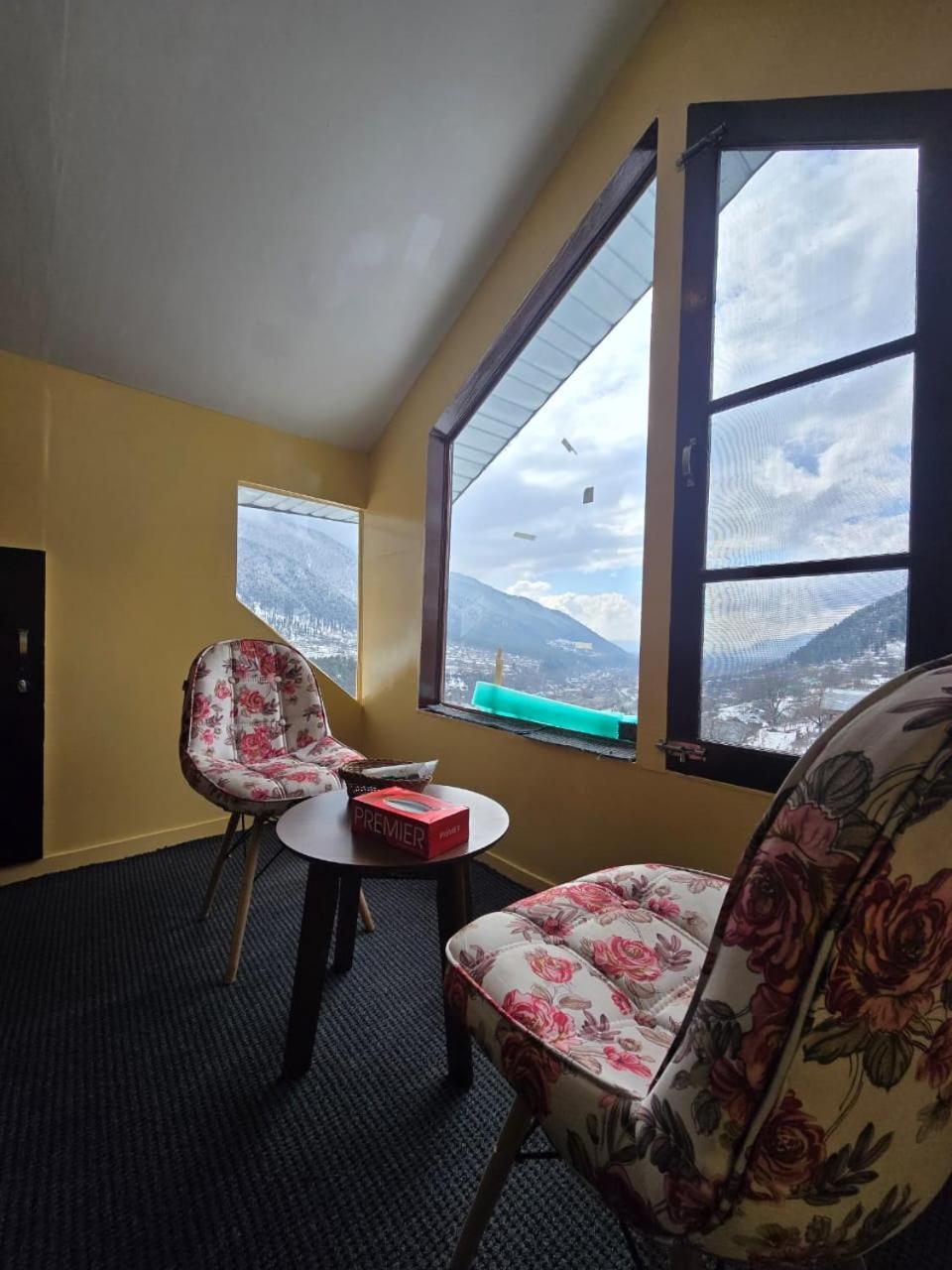 Cliff Cottage Pahalgam, Kashmir Batakut ภายนอก รูปภาพ